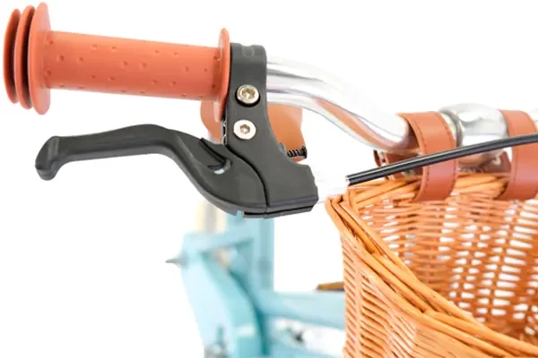 Met voorgemonteerde handrem