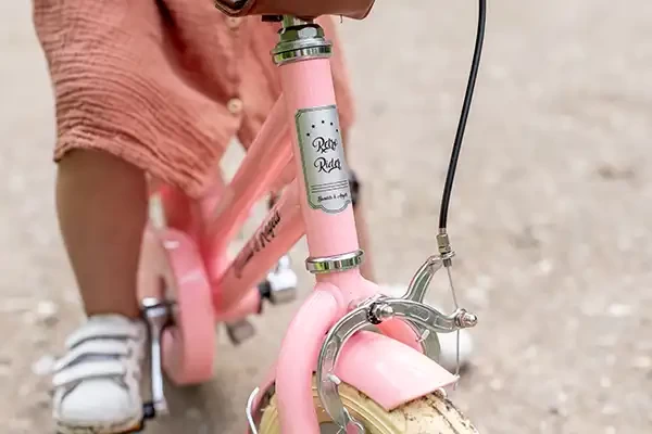 Retro Rider 12 inch in de roze uitvoering