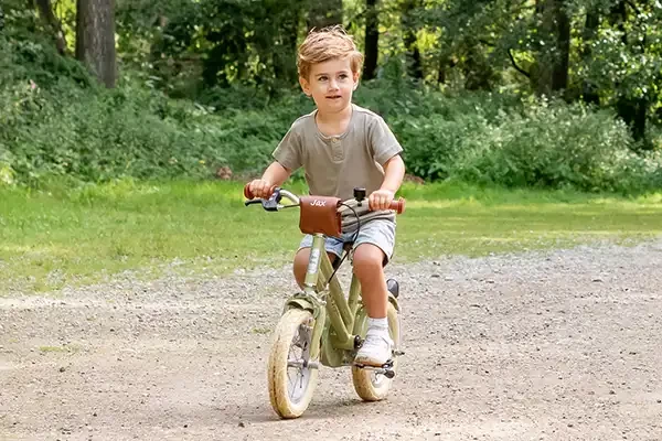 Jax is 3,5 jaar en 102 cm lang