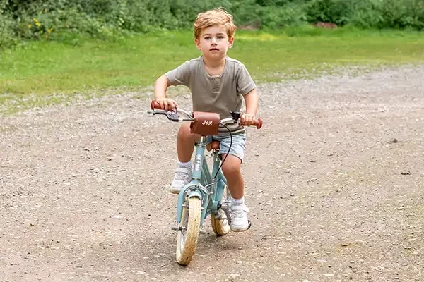 Retro Rider met optionele kinbeschermer