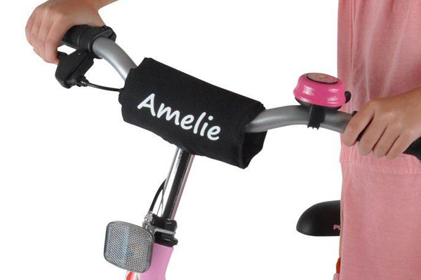 Optioneel: kinbeschermer met naam.