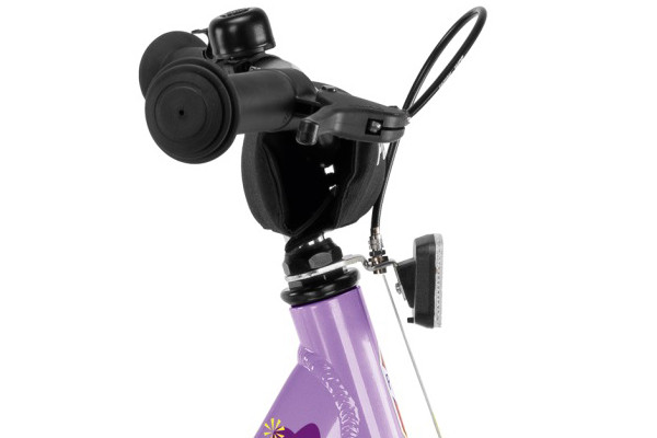 Het stuur is voorzien van een kinbeschermer en bel.