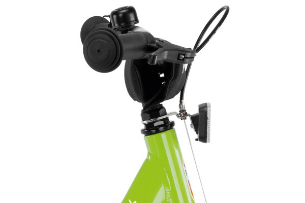 Het stuur is voorzien van een kinbeschermer en bel.