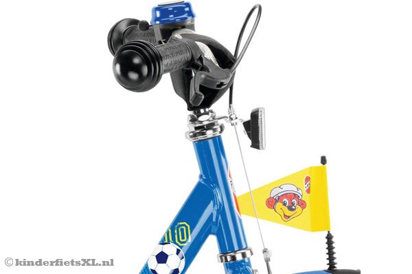 Het stuur is voorzien van een kinbeschermer en bel.