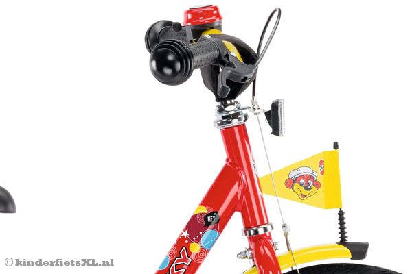 Het stuur is voorzien van een kinbeschermer en bel.