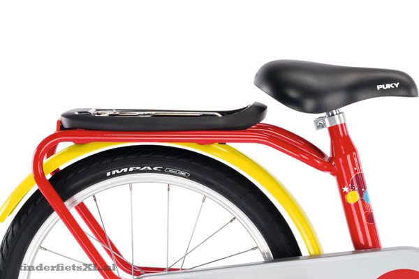 Het zadel is in hoogte verstelbaar.