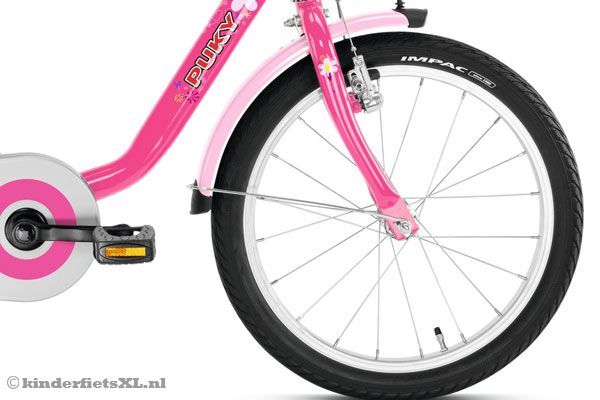 Met 18 inch luchtbanden.