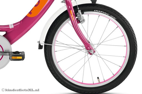 Met 18 inch luchtbanden.