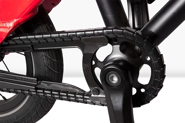 Stalen ketting met plastic omhulsels