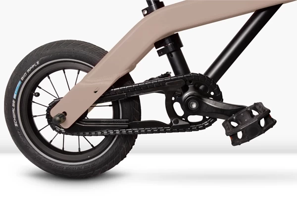 Om te bouwen naar kinderfiets met trappers