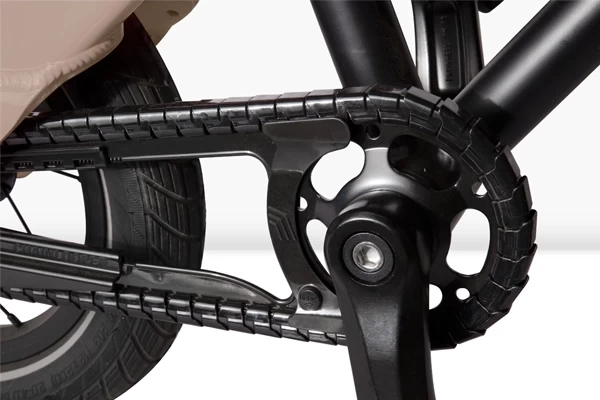 Stalen ketting met plastic omhulsels